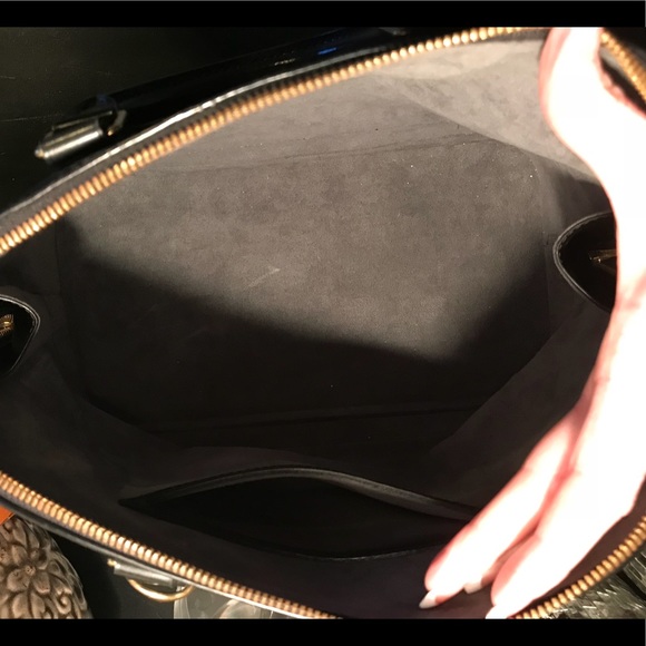 Beautiful Authentic Louis Vuitton Noir Alma Epi PM - Picture 7 of 8